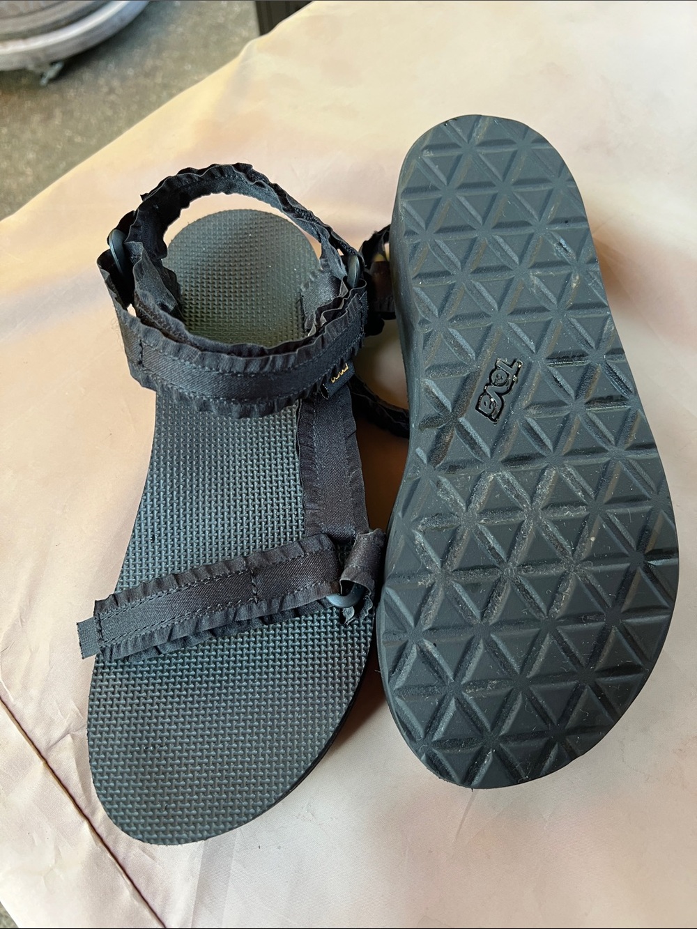 Teva Midform Ruffle Sandals 7 - Picture 3 of 3